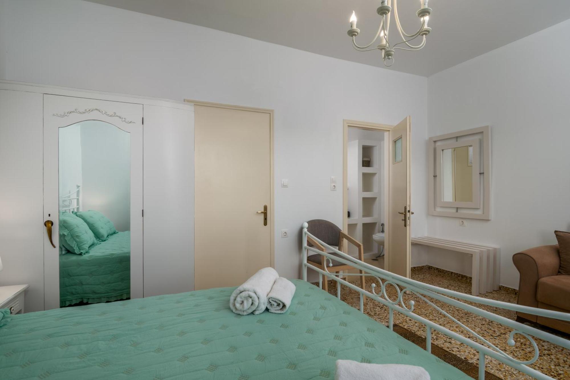 Tranquille House Holiday home Provatas